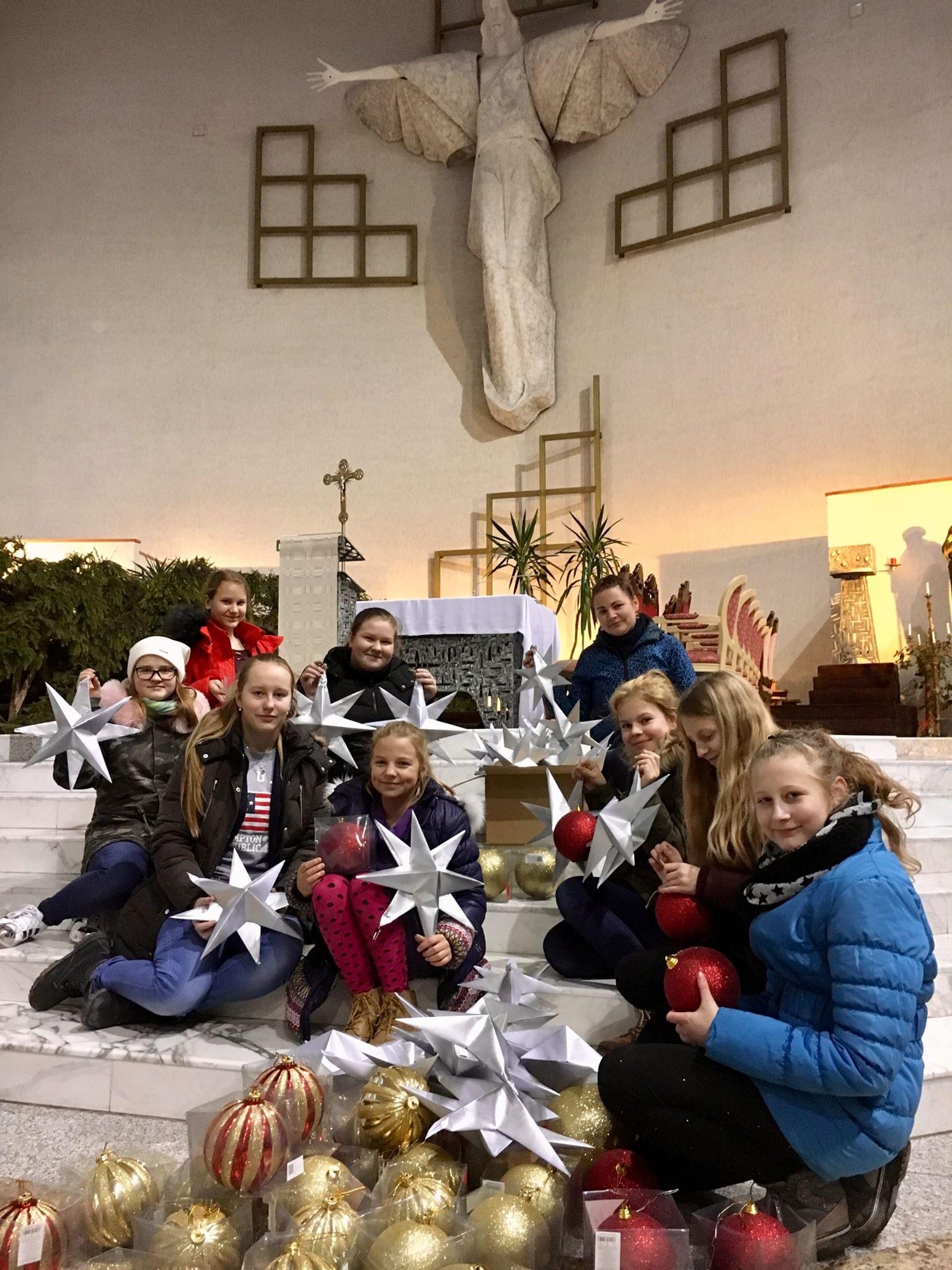 Kalėdų eglė papuošė bažnyčią ‘2017